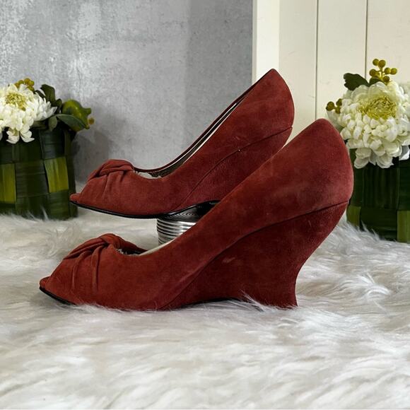Spiegel Shoes for Women on Sale up to 90% Off: Poshmark NEW Spiegel Vintage Y2K Suede Gathered Twist Wedge Heels Size 5.5